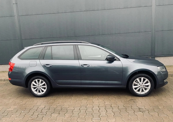 Skoda Octavia cena 53500 przebieg: 185700, rok produkcji 2015 z Warszawa małe 211